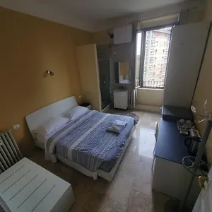 Hotel Emmy, Milão
