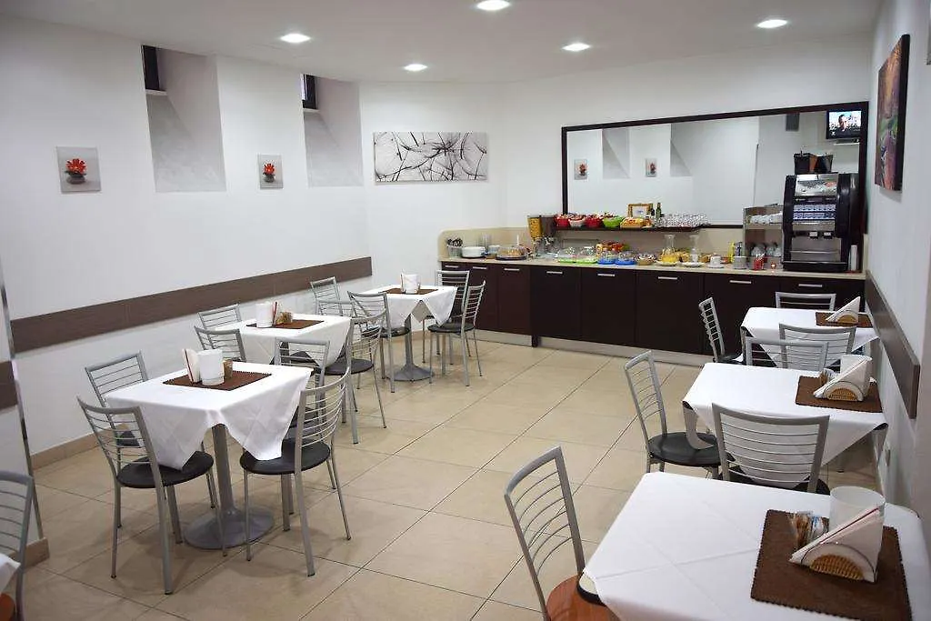 מילאנו Losanna Hotel 0*,  איטליה